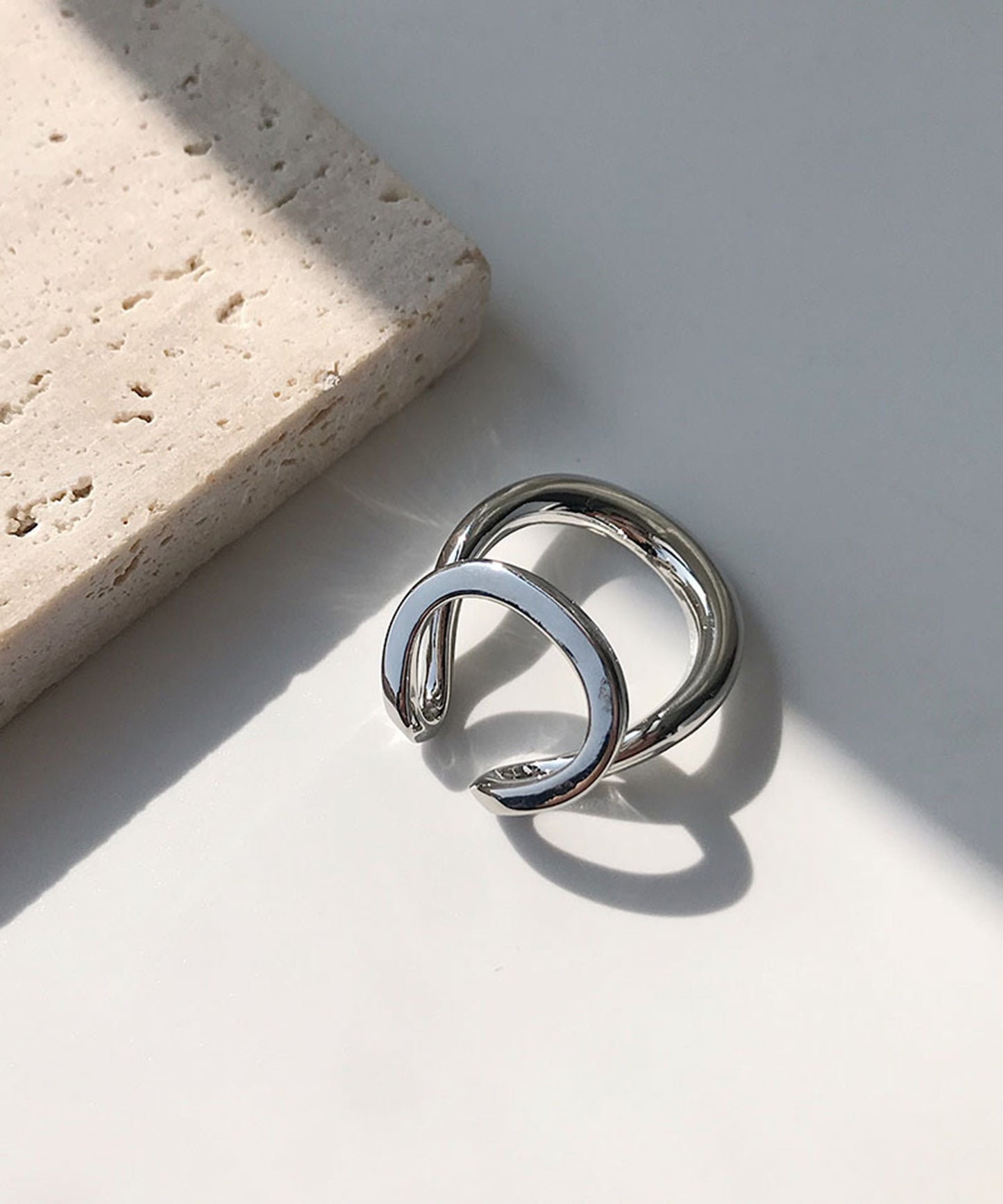 【今週末限定価格】blackdia ocean ニュアンスカーブ ダブルフープイヤーカフ