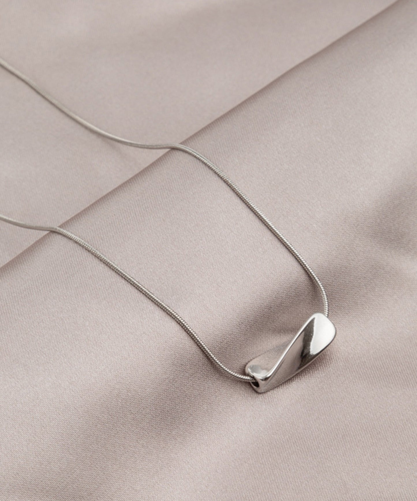 blackdia ocean ツイストメタルネックレス