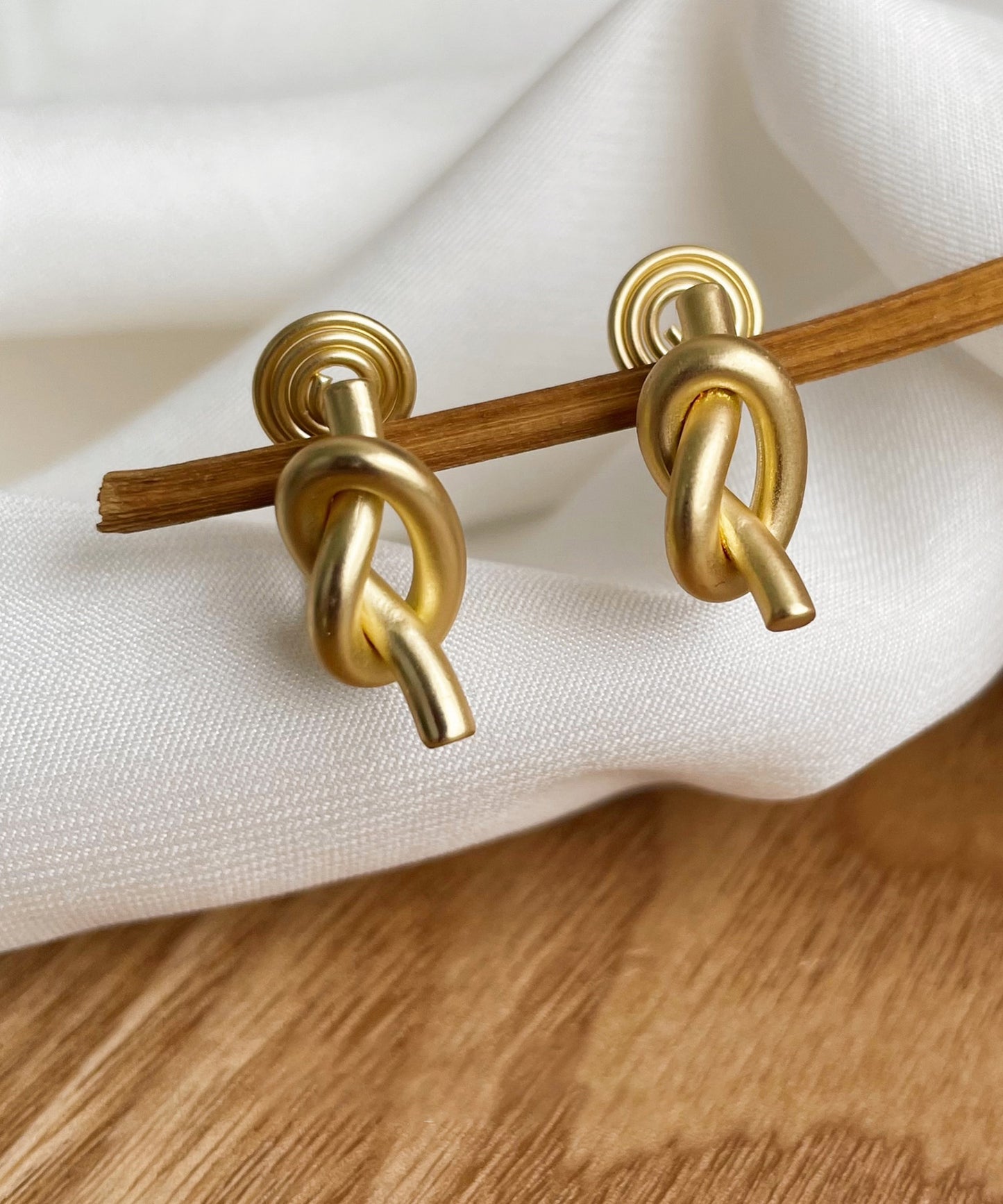 blackdia ocean ツイストモチーフ ミニイヤリング