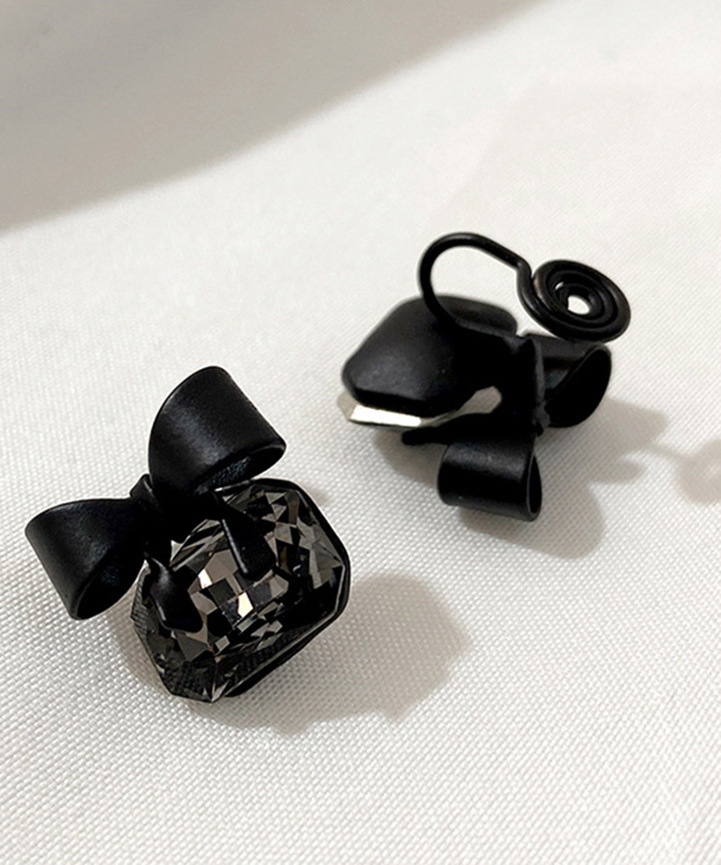 【今週末限定価格】blackdia ocean スクエアストーン リボンピアス/イヤリング