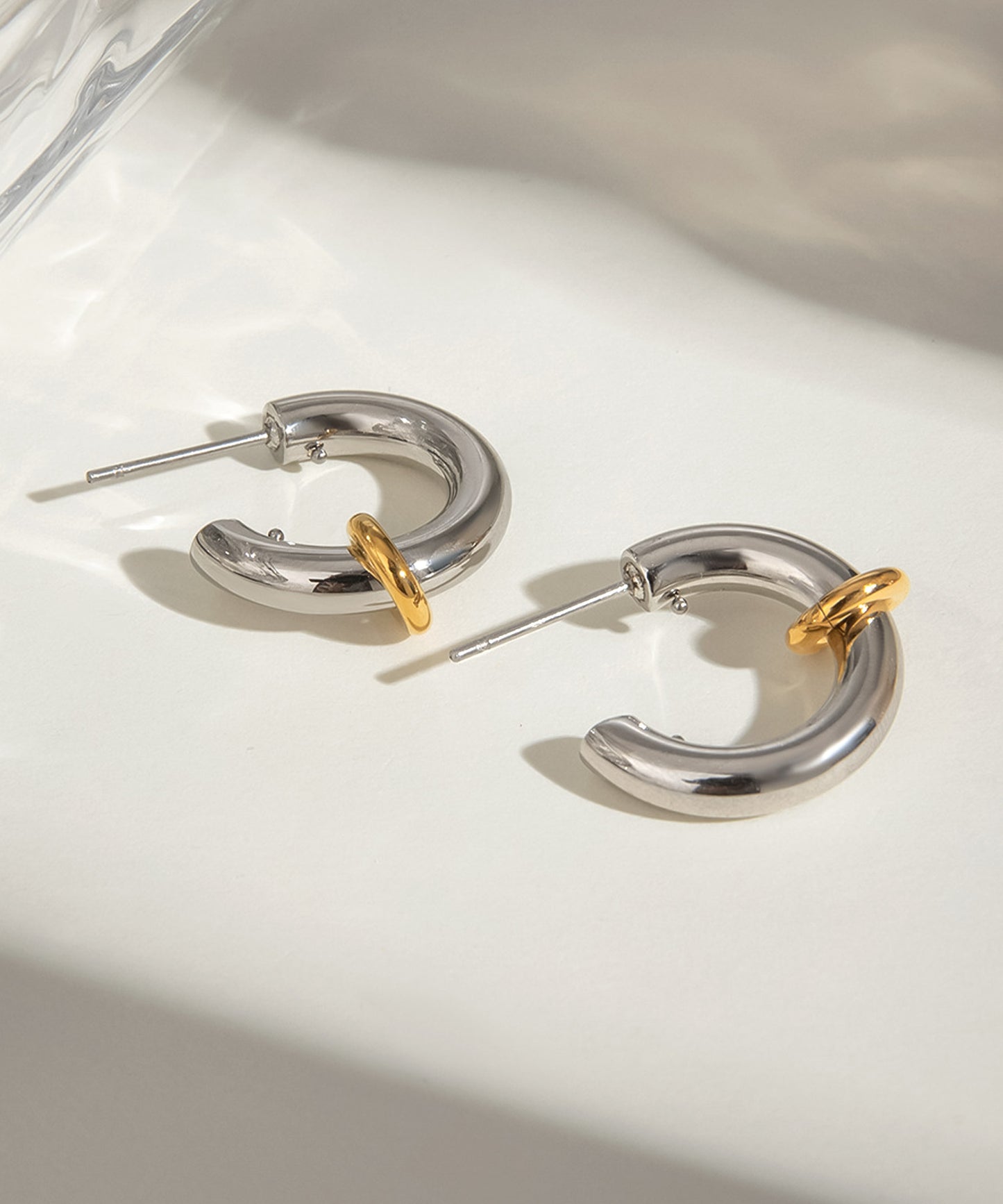 【今週末限定価格】blackdia ocean バイカラー ムーブリング ピアス