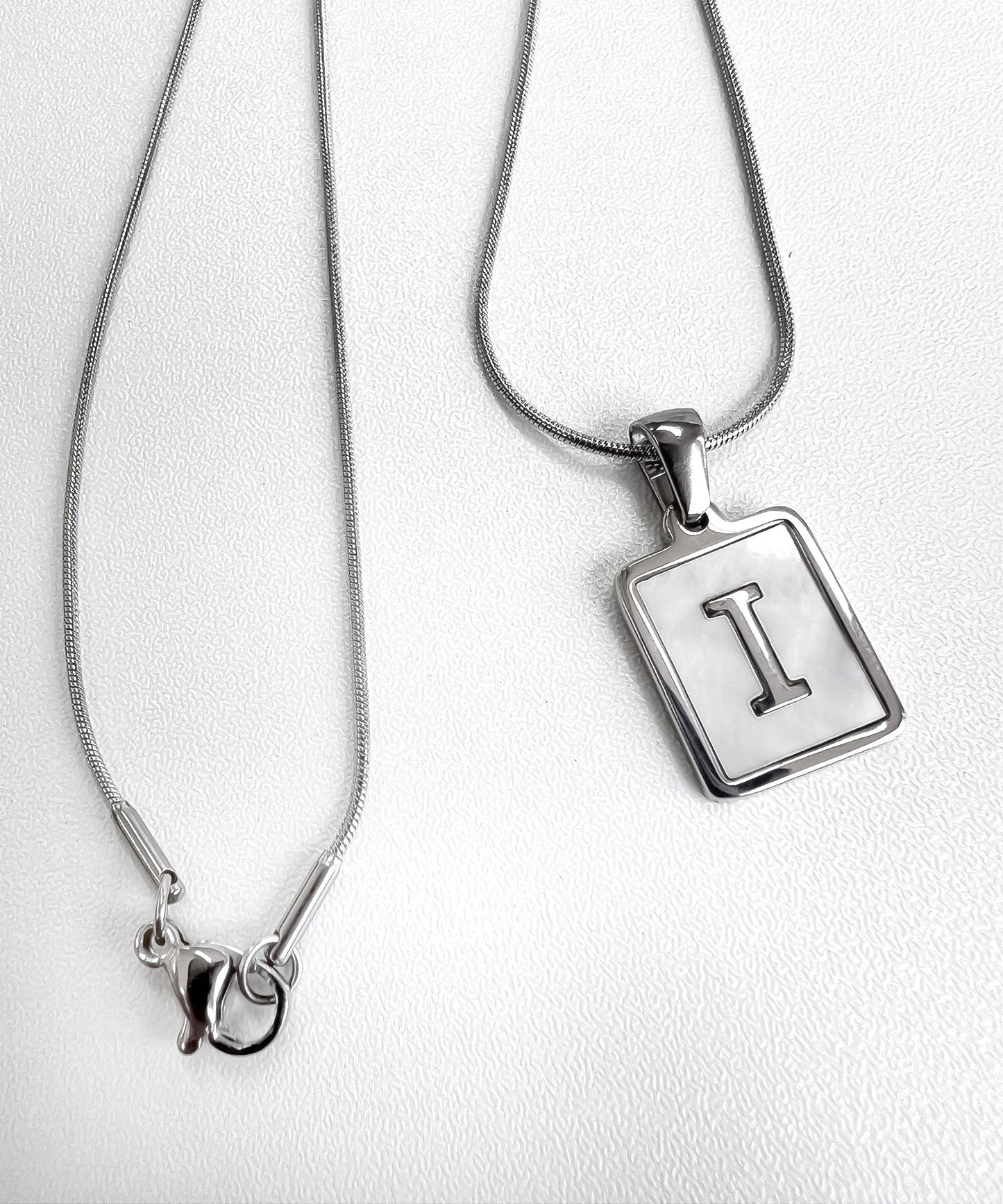 blackdia ocean イニシャルシェルスネークチェーンネックレス