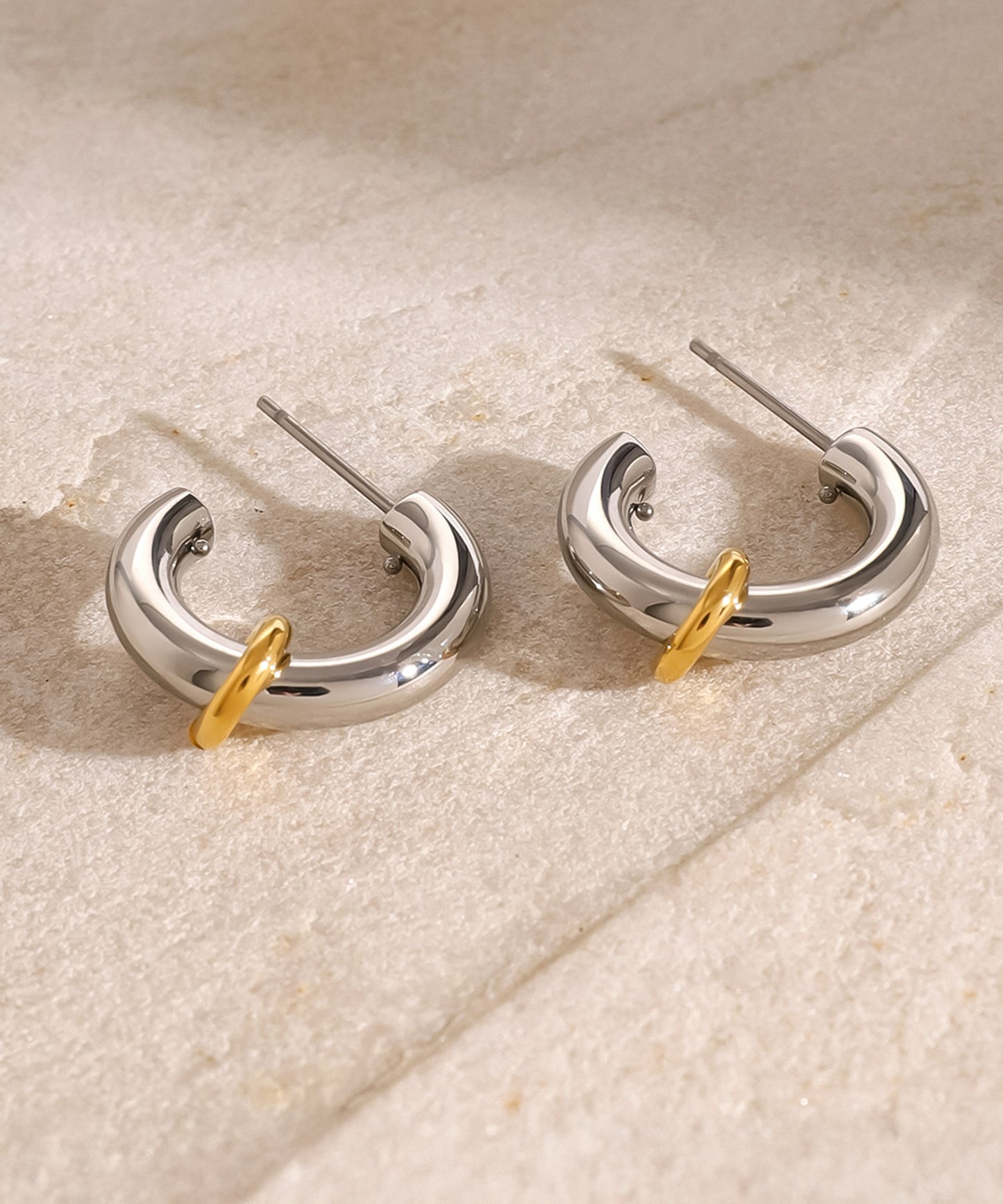 【今週末限定価格】blackdia ocean バイカラー ムーブリング ピアス