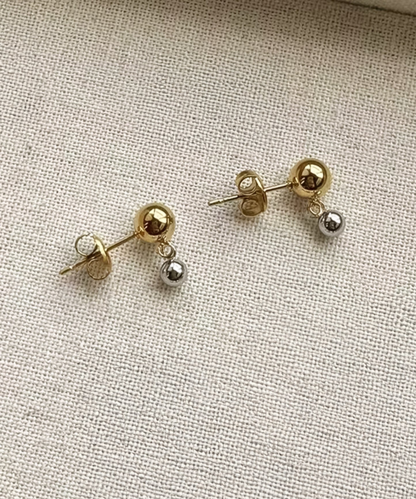 blackdia ocean バイカラー スウィングボールピアス