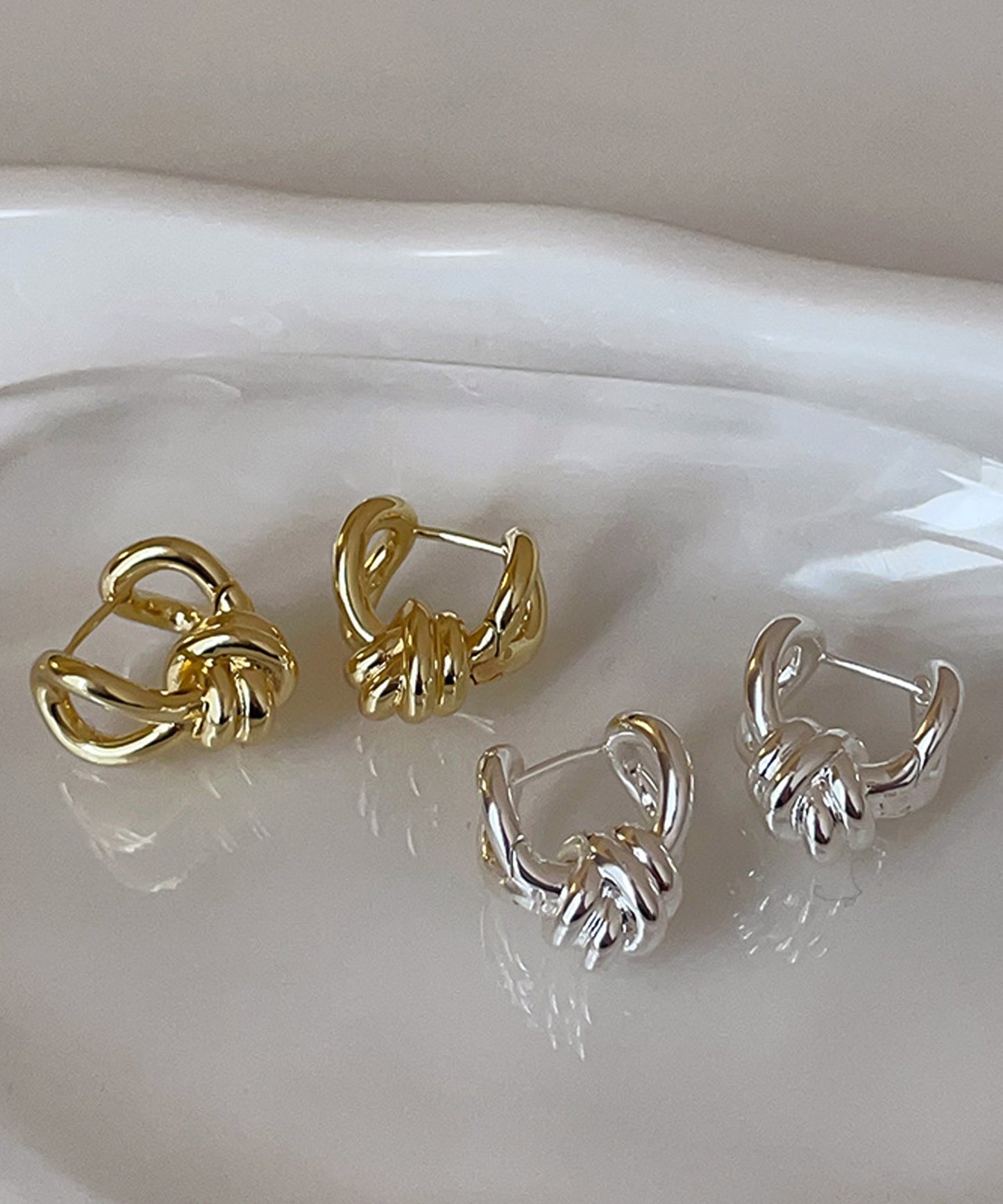 【今週末限定価格】blackdia ocean ノットデザインピアス