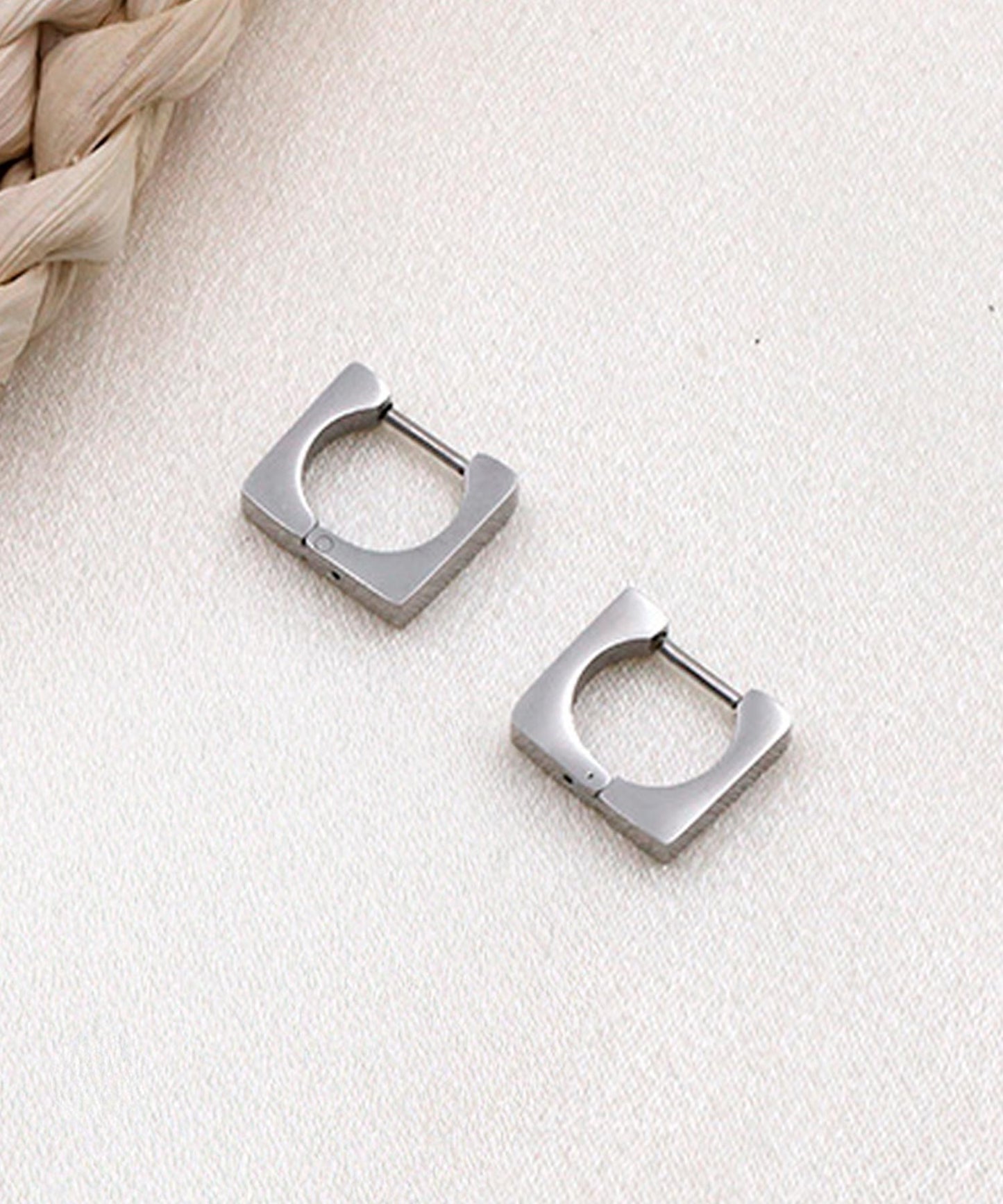 blackdia ocean スクエアフレームピアス