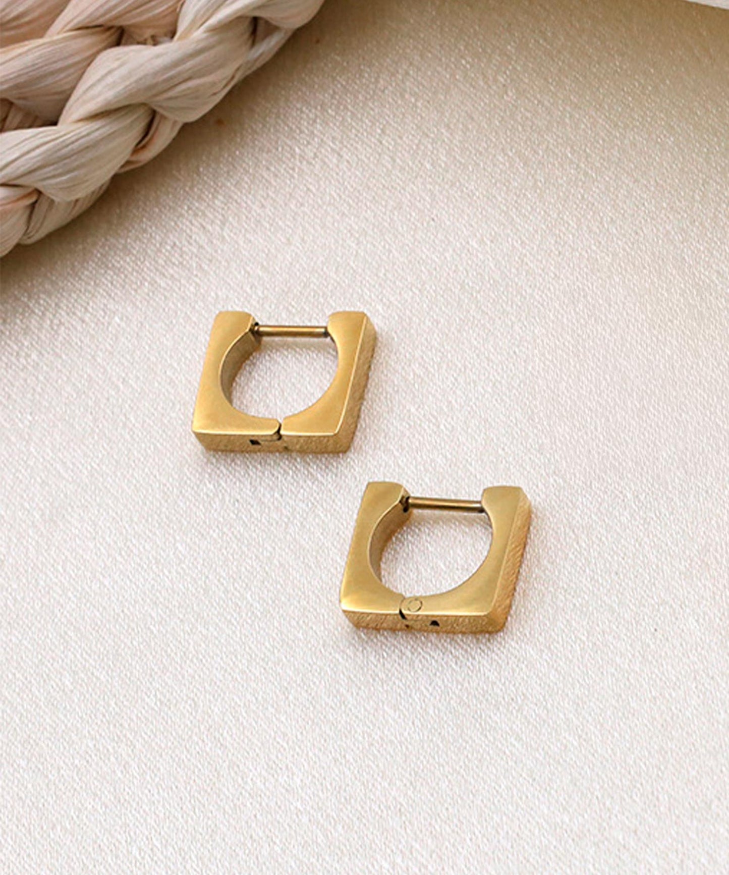 blackdia ocean スクエアフレームピアス