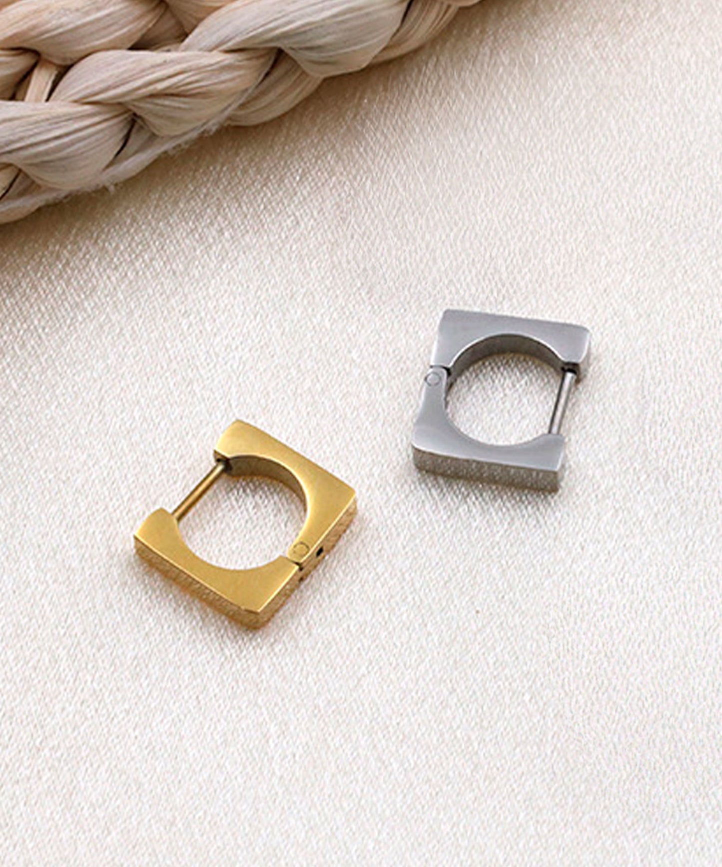 blackdia ocean スクエアフレームピアス