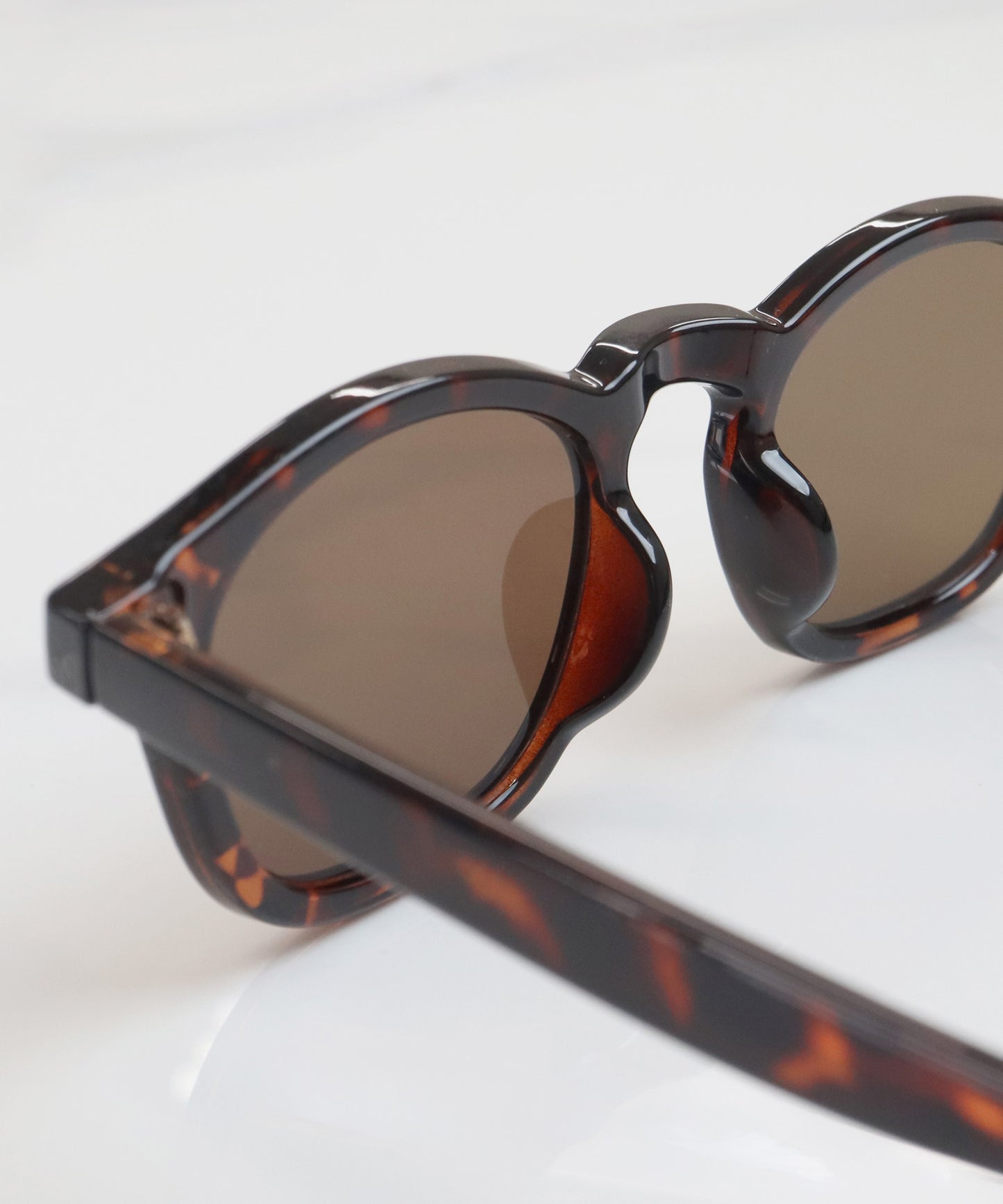 blackdia ocean シック ウェリントンサングラス 032（全3色）