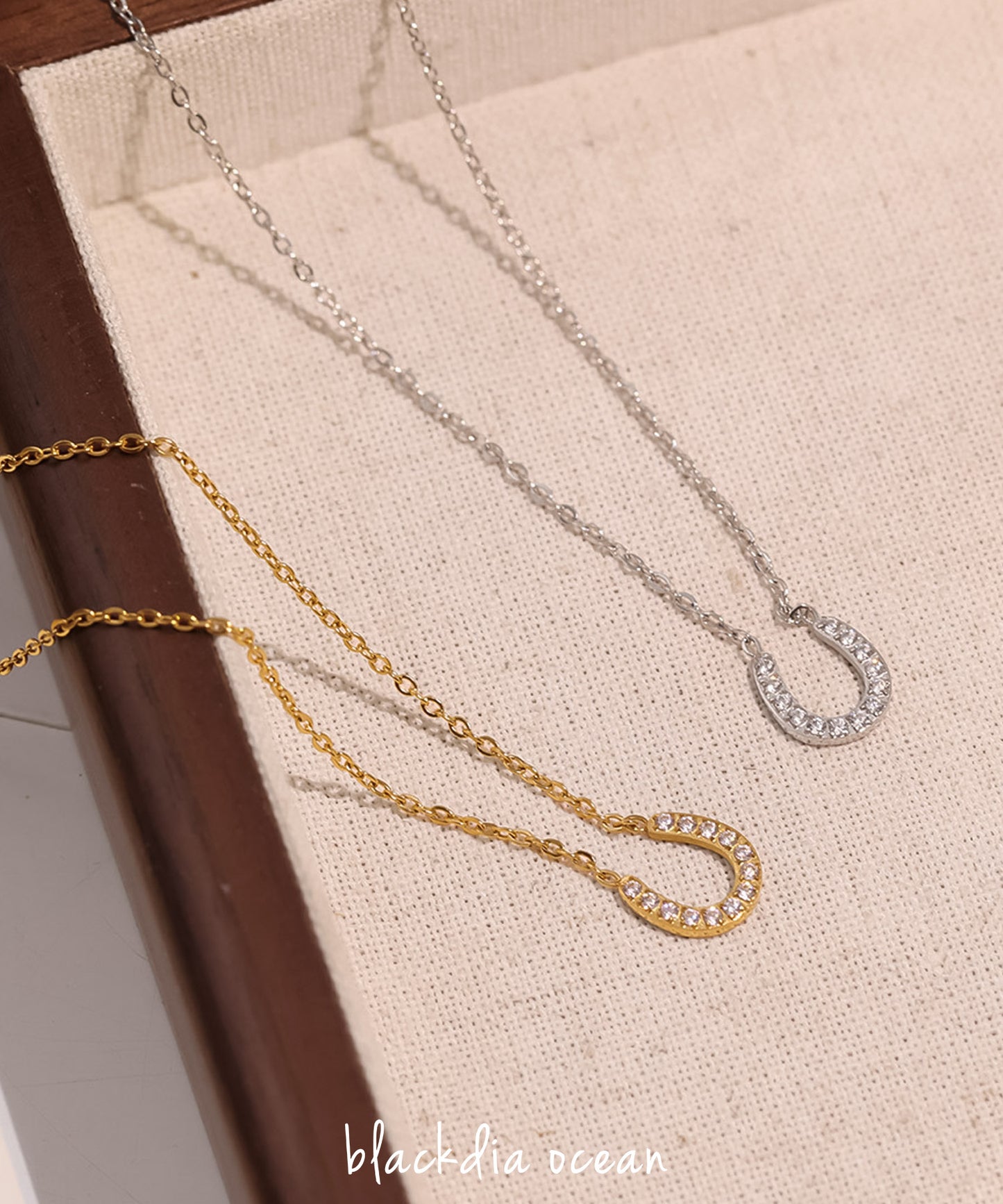 blackdia ocean ホースシュー ジルコニアネックレス